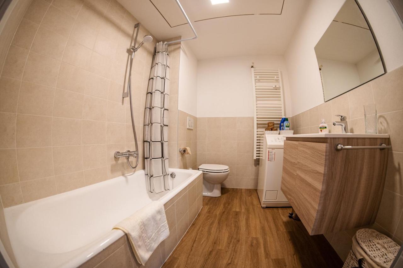 Flow Apartments Winkel Studio Merano Exterior foto
